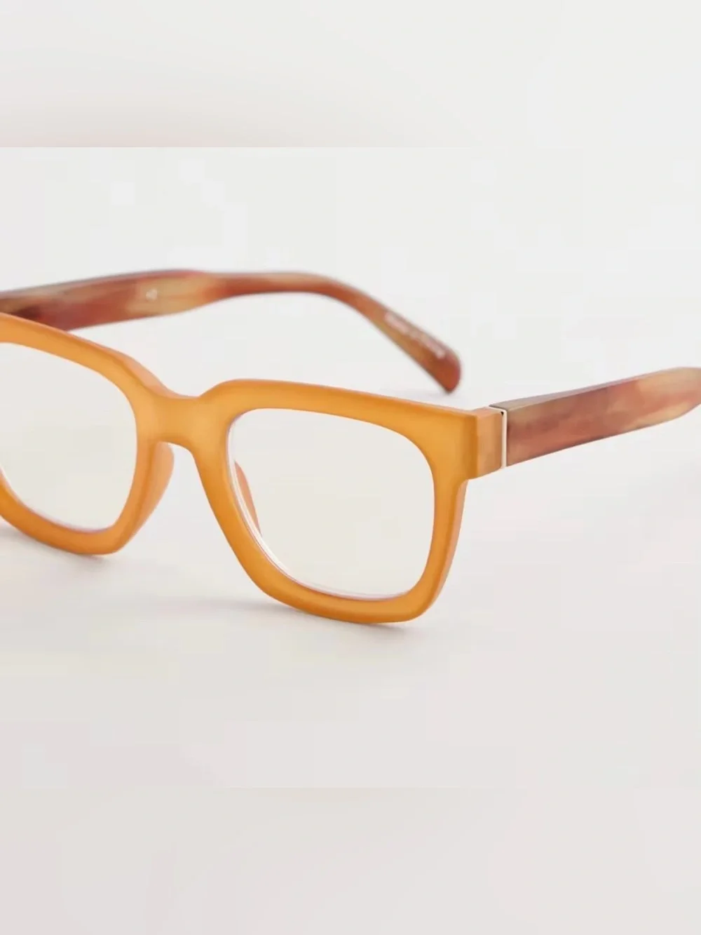 NWT “Chico's” Neutral Matte Square Readers. Glasses with cloth and case. +2